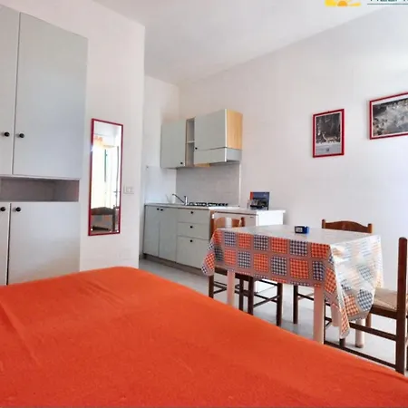 Charming In 25 M² Shared Pool Apartment Vieste
